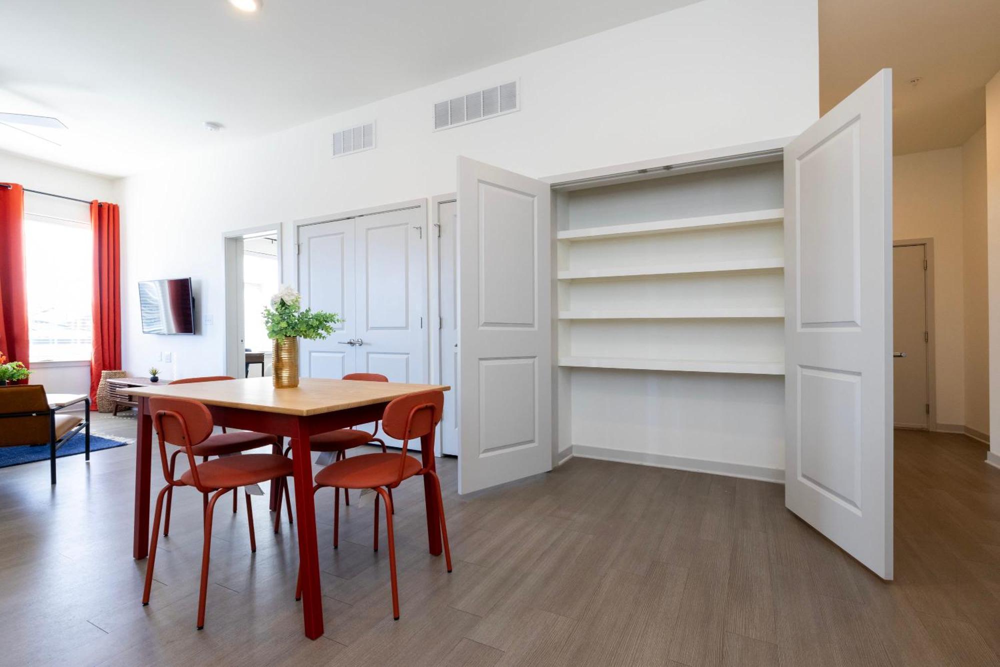 Two Stunning Nulu Cozysuites Apartment Louisville
